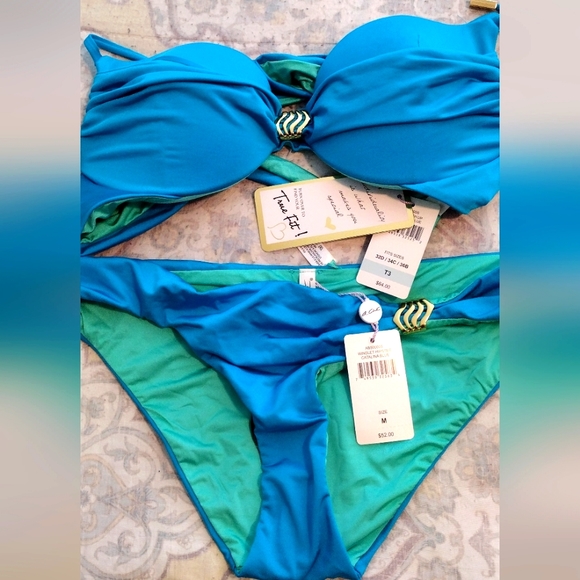 Bikini - Picture 2 of 2